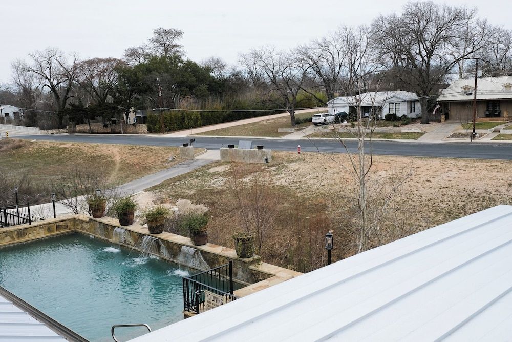 The Winchester Lodge Suite 13 8