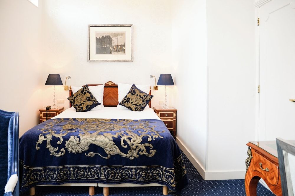 undefined Ambassade Hotel 10