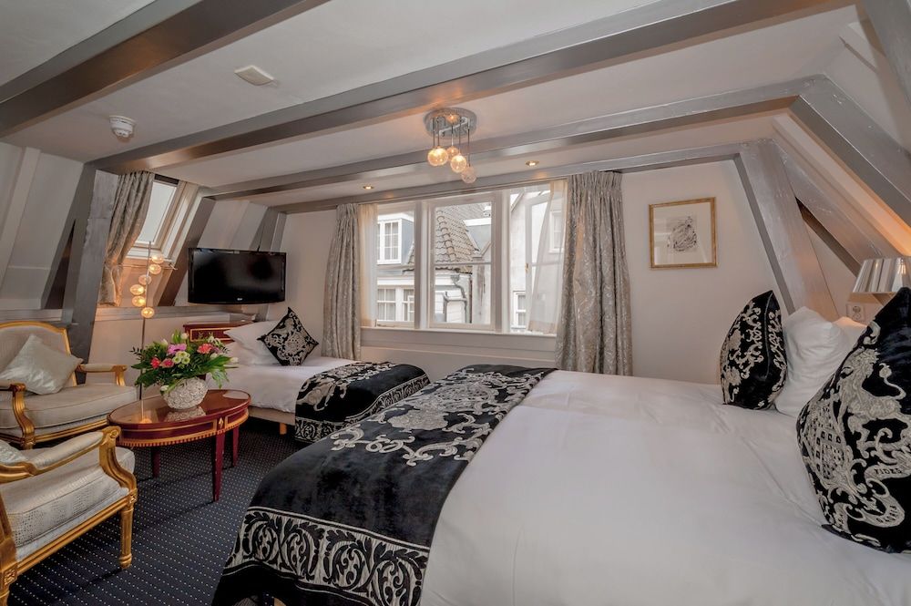 undefined Ambassade Hotel 2