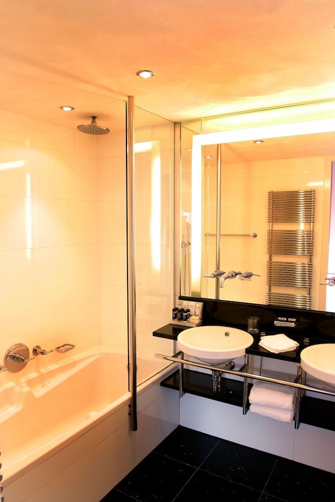 undefined Ambassade Hotel 5