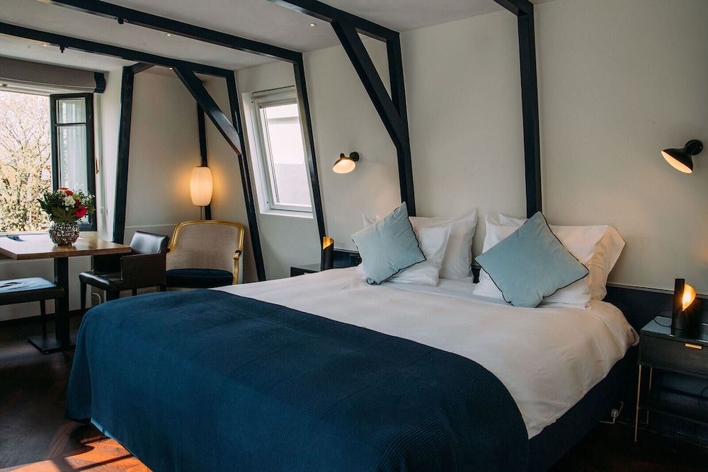 undefined Ambassade Hotel 9