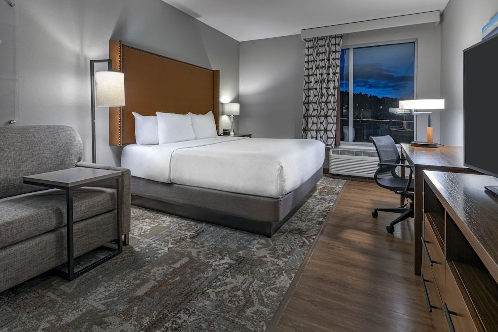 Superior Room, 1 King Bed, Non Smoking