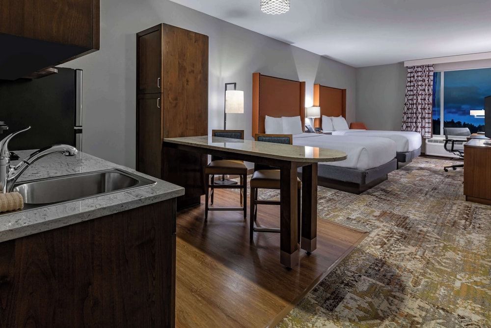 Deluxe Room, 2 Queen Beds, Non Smoking