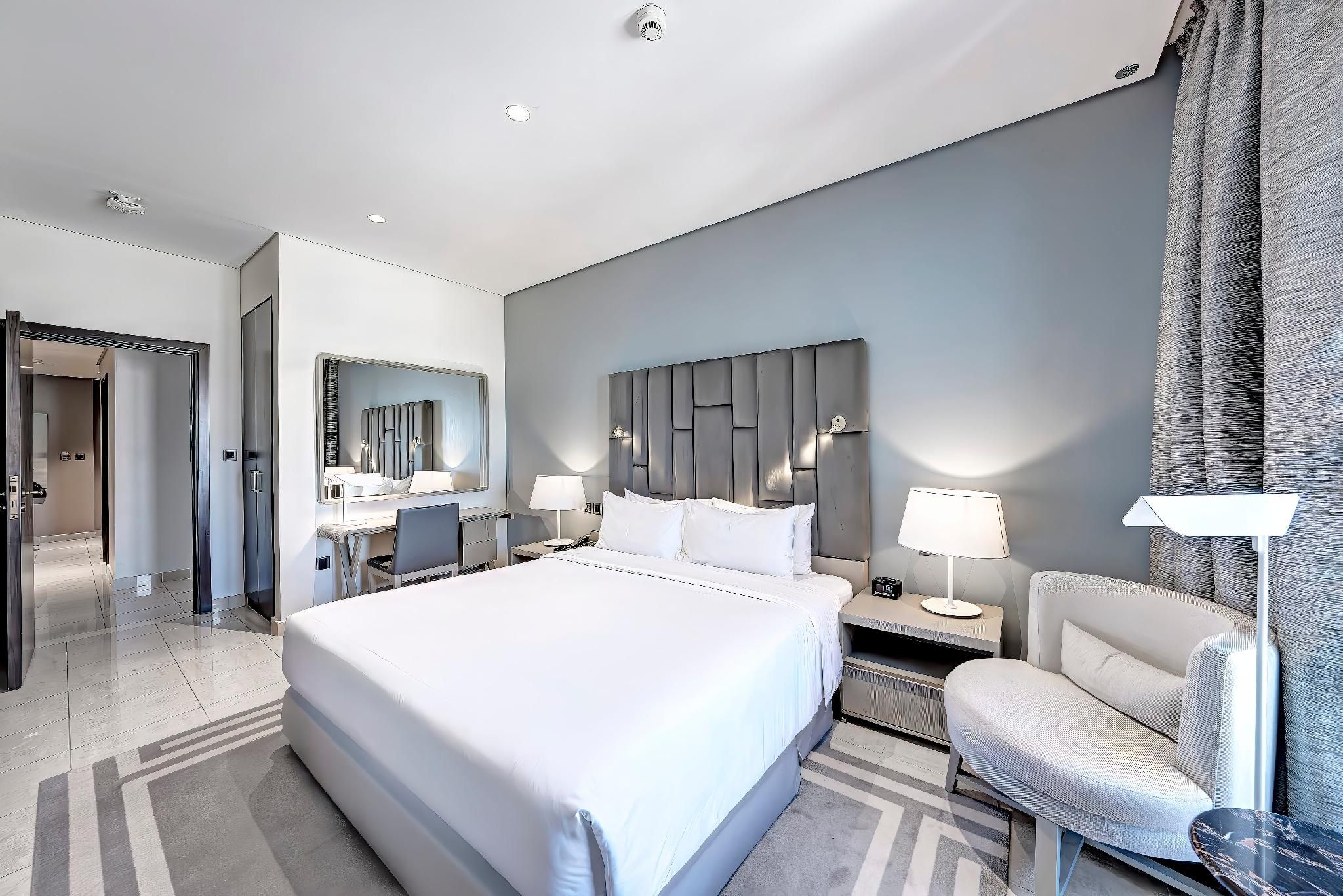 Family 2 Bedroom Apartment with Private Beach Access