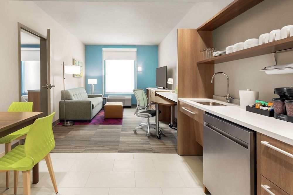 ADA Accessible Suite, 1 King Bed, Accessible (Hearing)