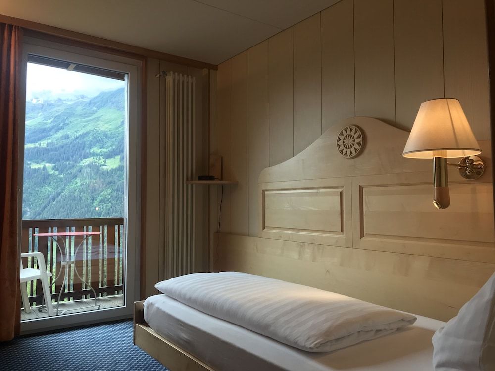 undefined Hotel Bellevue - Traditional Swiss Hideaway 3