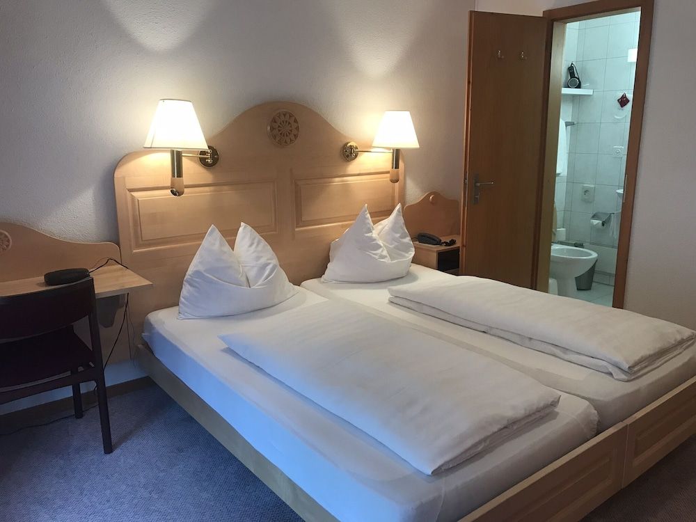 Hotel Bellevue - Traditional Swiss Hideaway Double Room 3