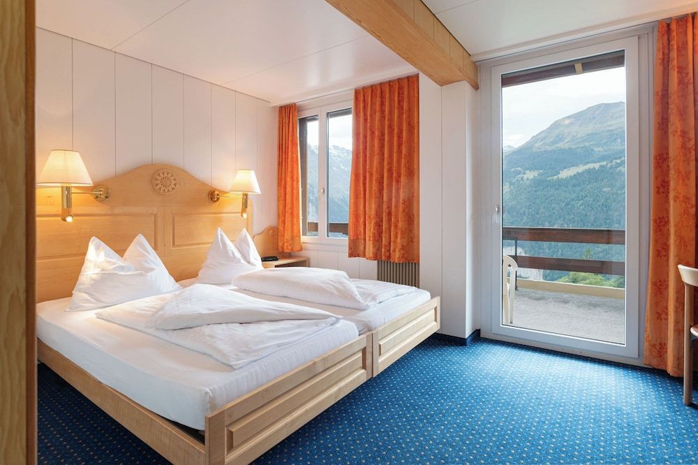 Hotel Bellevue - Traditional Swiss Hideaway Twin Room, Balcony, Mountain View 6