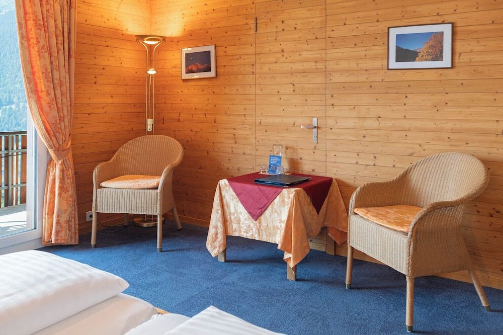 Hotel Bellevue - Traditional Swiss Hideaway Twin Room, Balcony, Mountain View 24