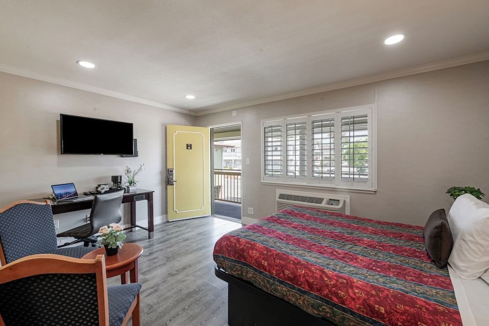 Ritz Inn San Francisco SFO Airport Deluxe Room, 1 Queen Bed 11