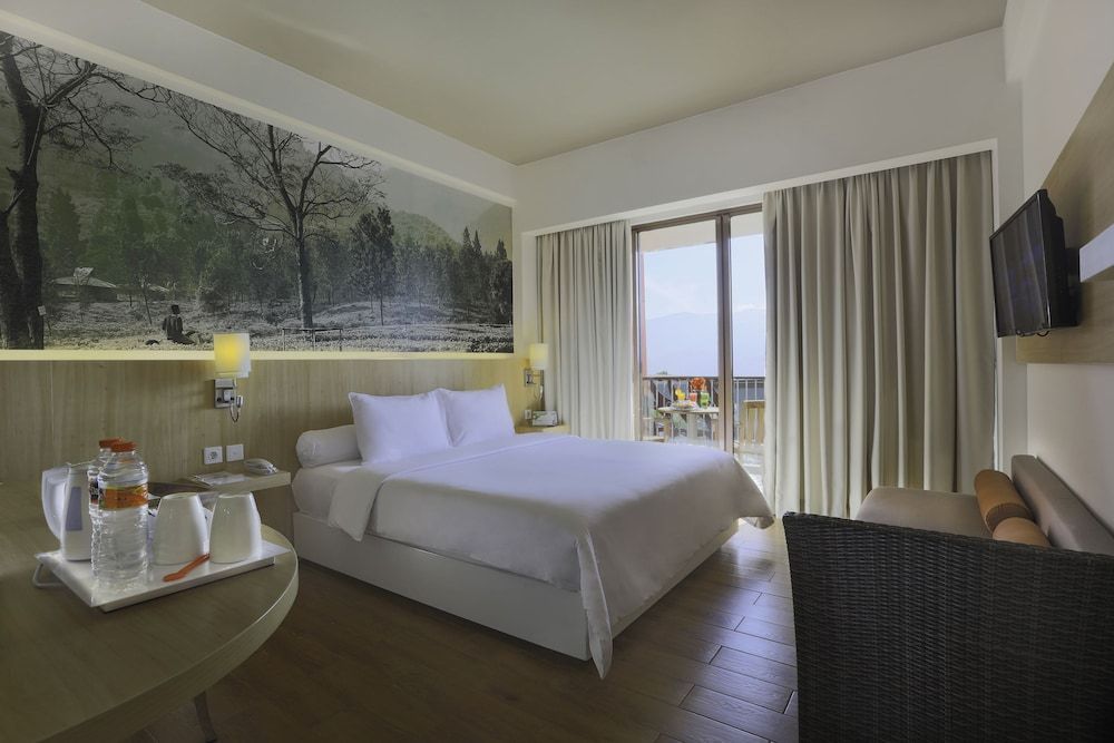 Pesona Alam Resort & Spa Superior Room