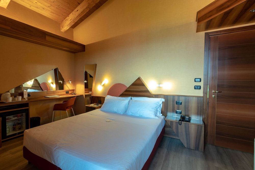 Executive Room, 1 Queen Bed with Sofa bed