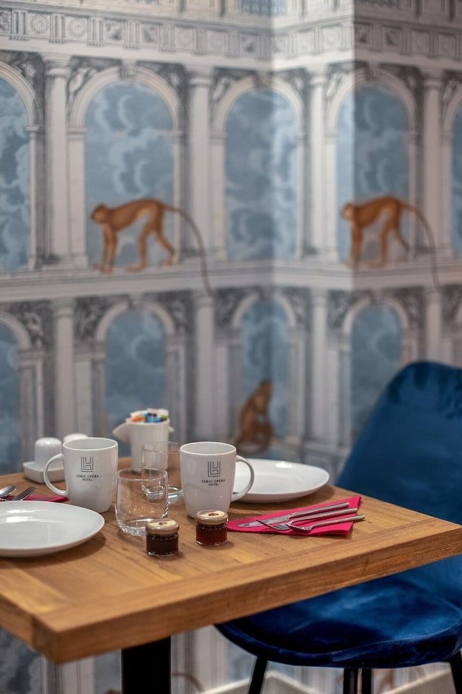 undefined Lyric Hotel Paris 10