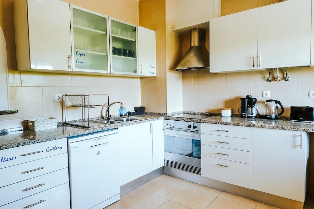 undefined Help Yourself Hostels - Restelo 9