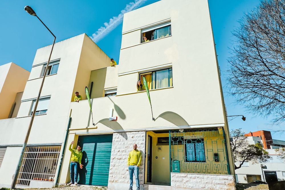 undefined Help Yourself Hostels - Restelo 3