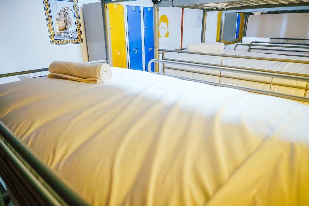 undefined Help Yourself Hostels - Restelo 8