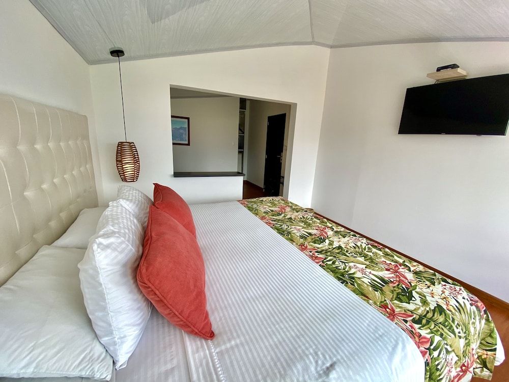 Superior Double Room, Mountain View (Bosque de Niebla)
