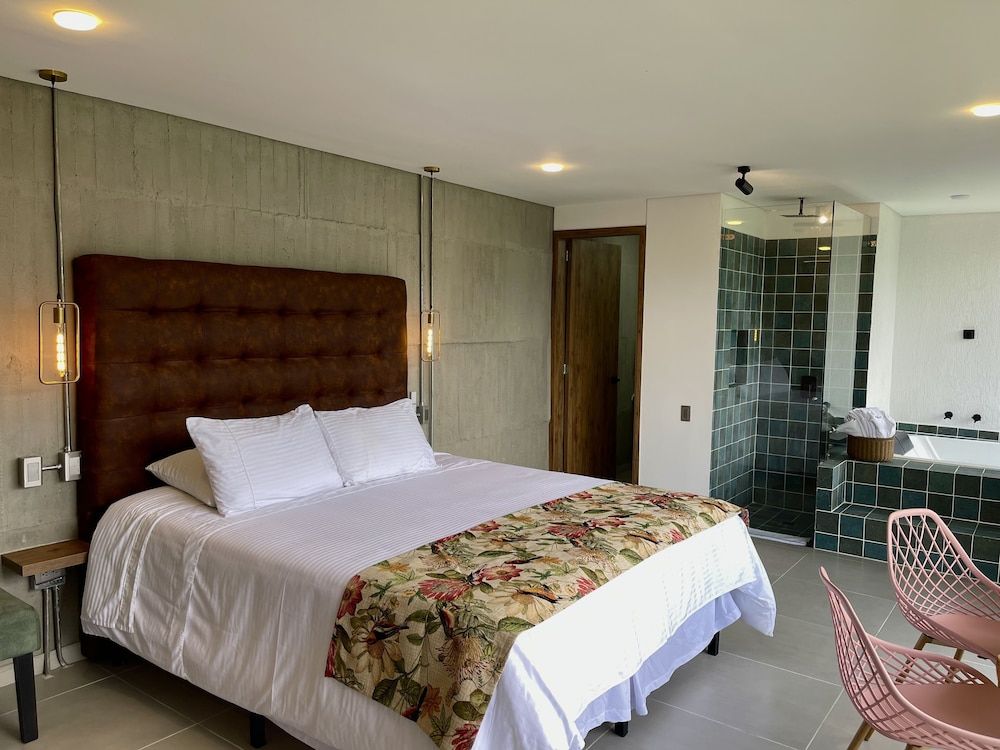 Deluxe Double Room, Bathtub, River View