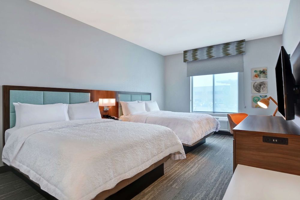 Room, 2 Queen Beds, Accessible (Roll-In Shower)