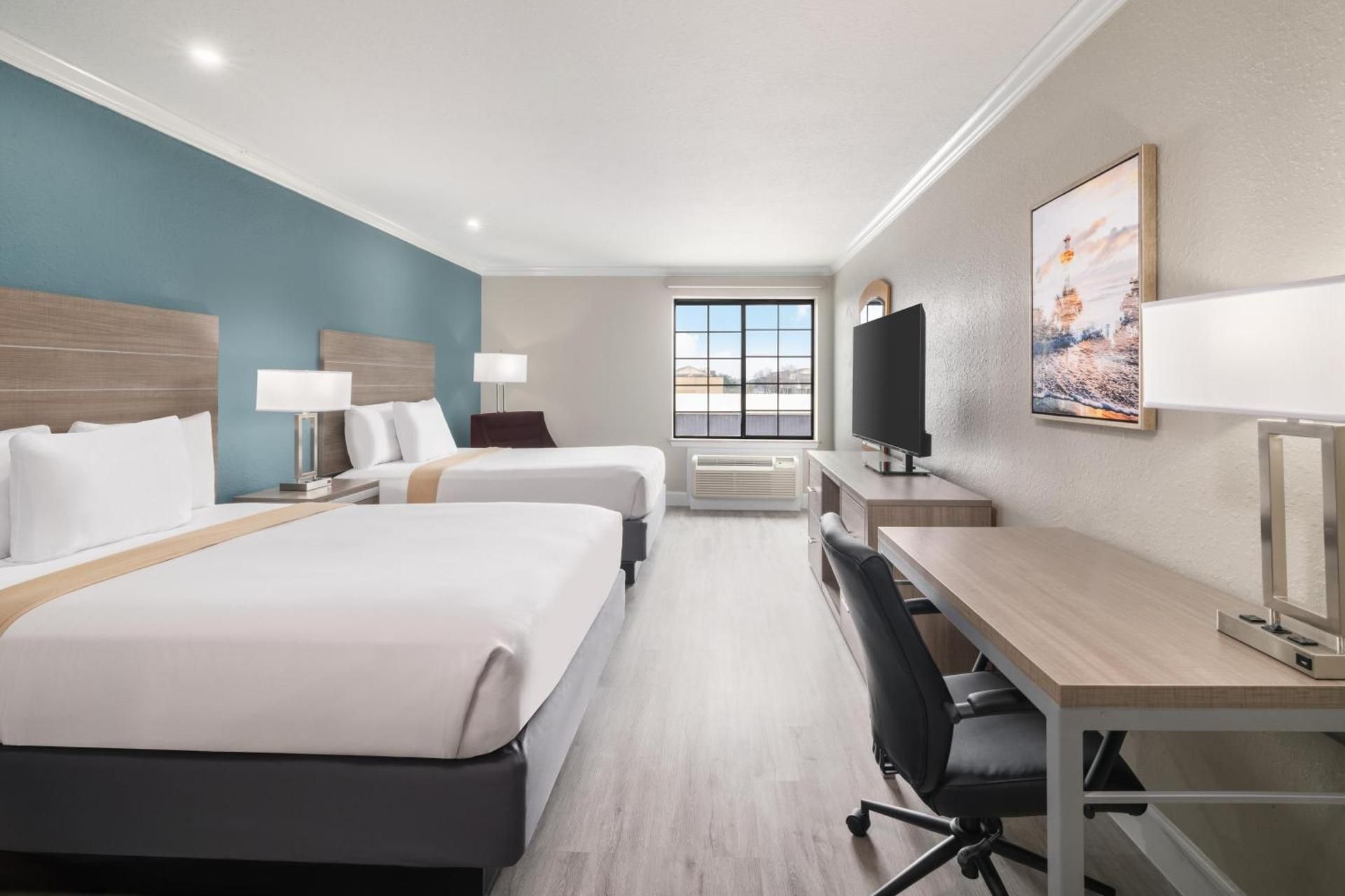 Deluxe Queen Room with Two Queen Beds - Non-Smoking