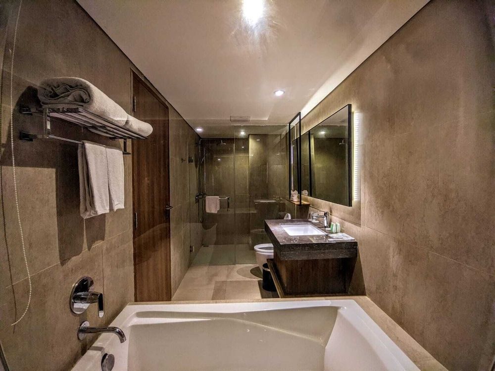 Louis Kienne Resort Senggigi Premier Twin Mountain View 4