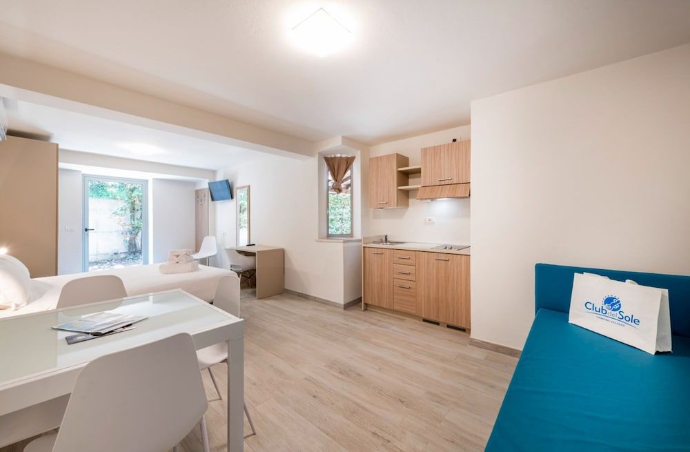 Superior Apartment, 1 Bedroom, Patio (Pet Friendly)