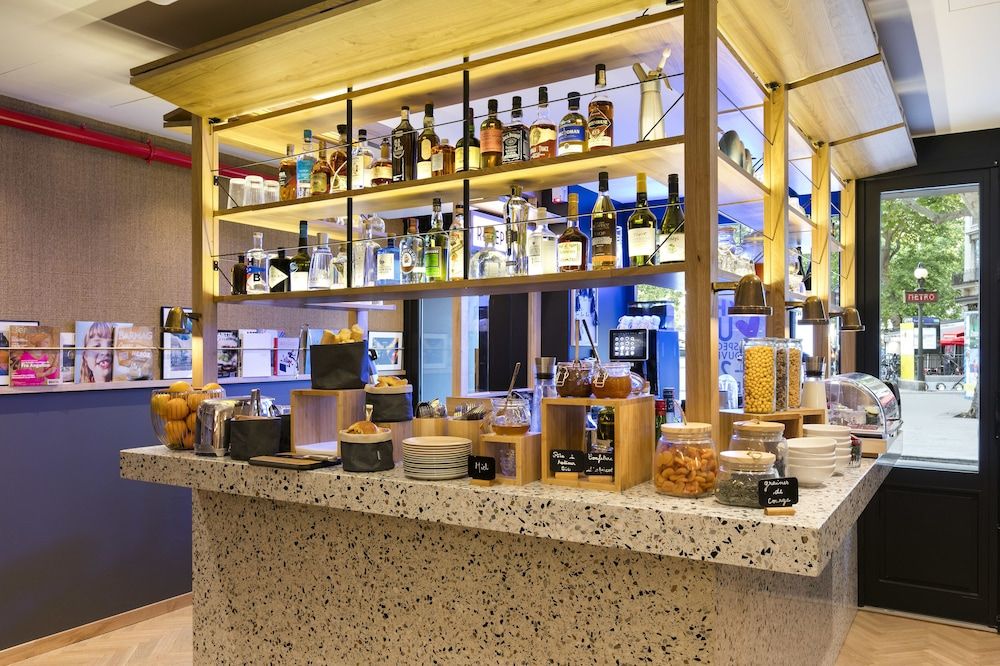 undefined Oh La La! Hotel bar - Paris Bastille 3