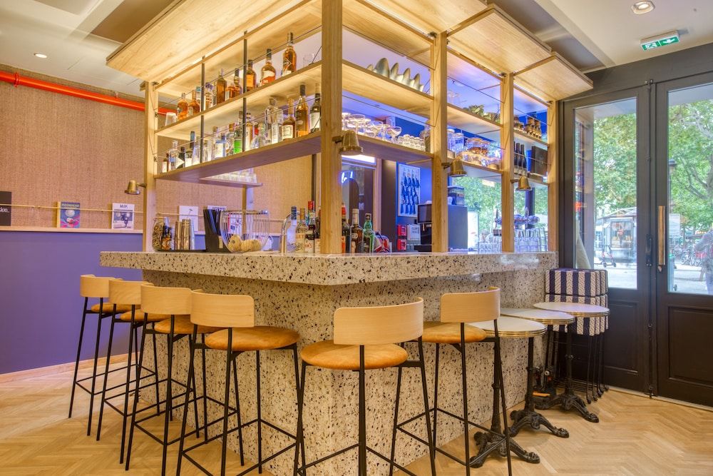 undefined Oh La La! Hotel bar - Paris Bastille 5