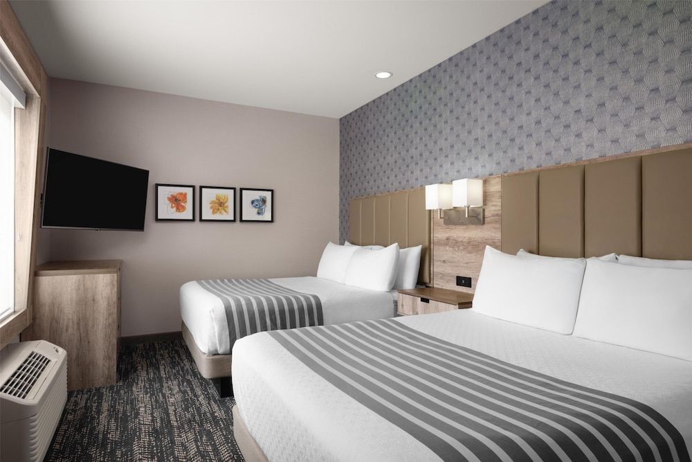 Family Suite, 2 Queen Beds, Non Smoking, Kitchen (with Sofabed, Full Kitchen)