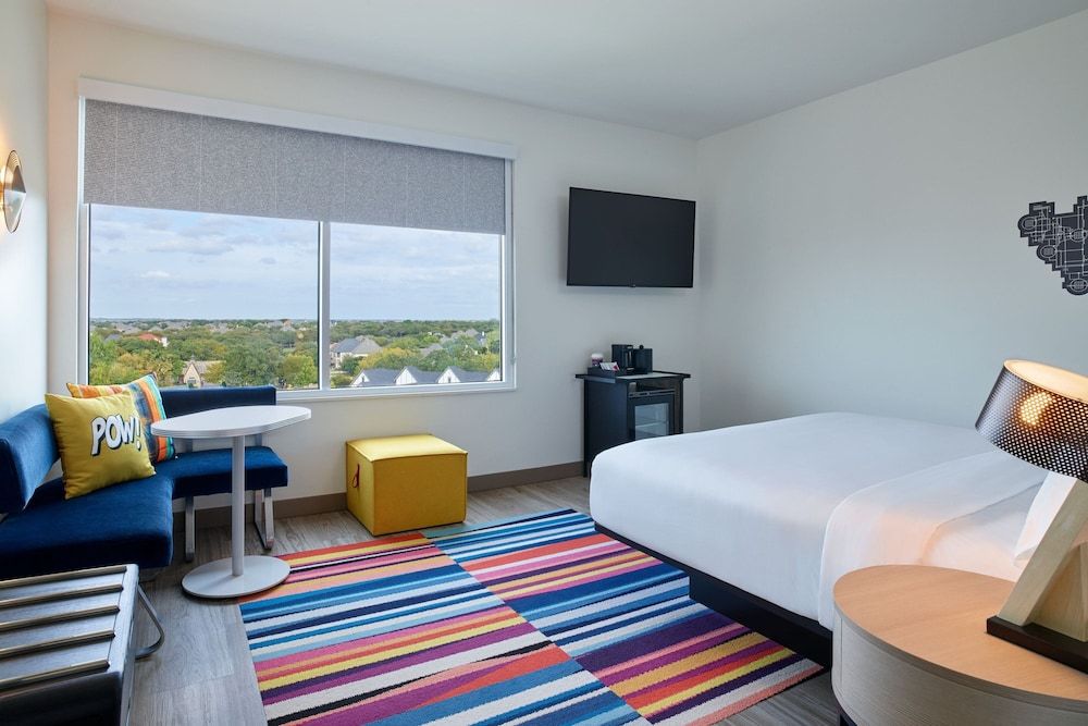 Room, 1 King Bed (Mobility Accessible, Tub)
