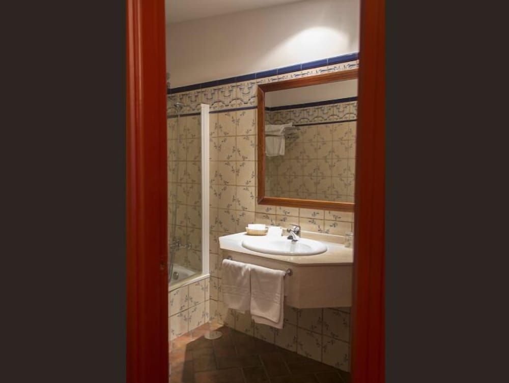 Hotel Plaza Grande Triple Room 7