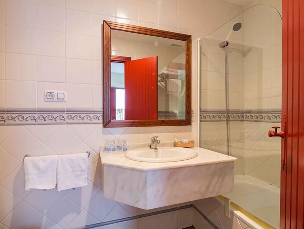 Hotel Plaza Grande Triple Room 8