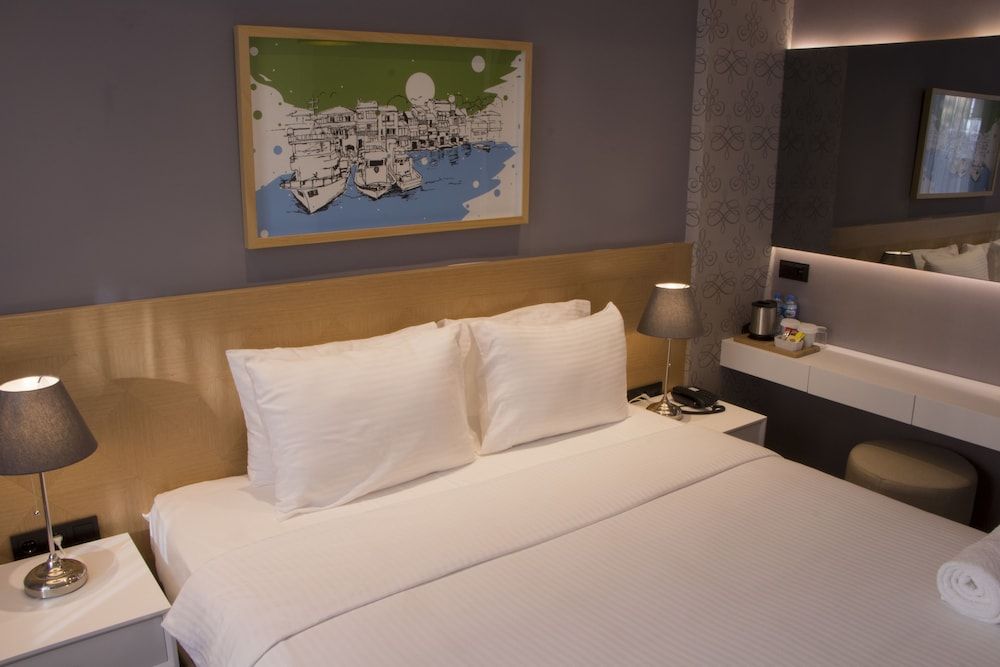 Four-G Hotel Standard Room