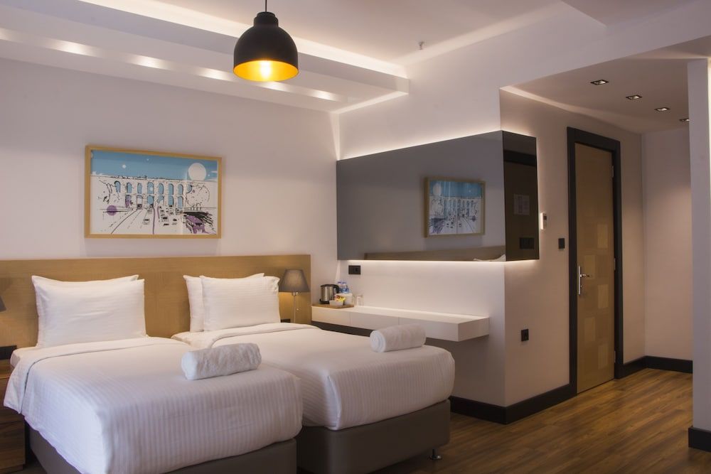 undefined Four-G Hotel 4