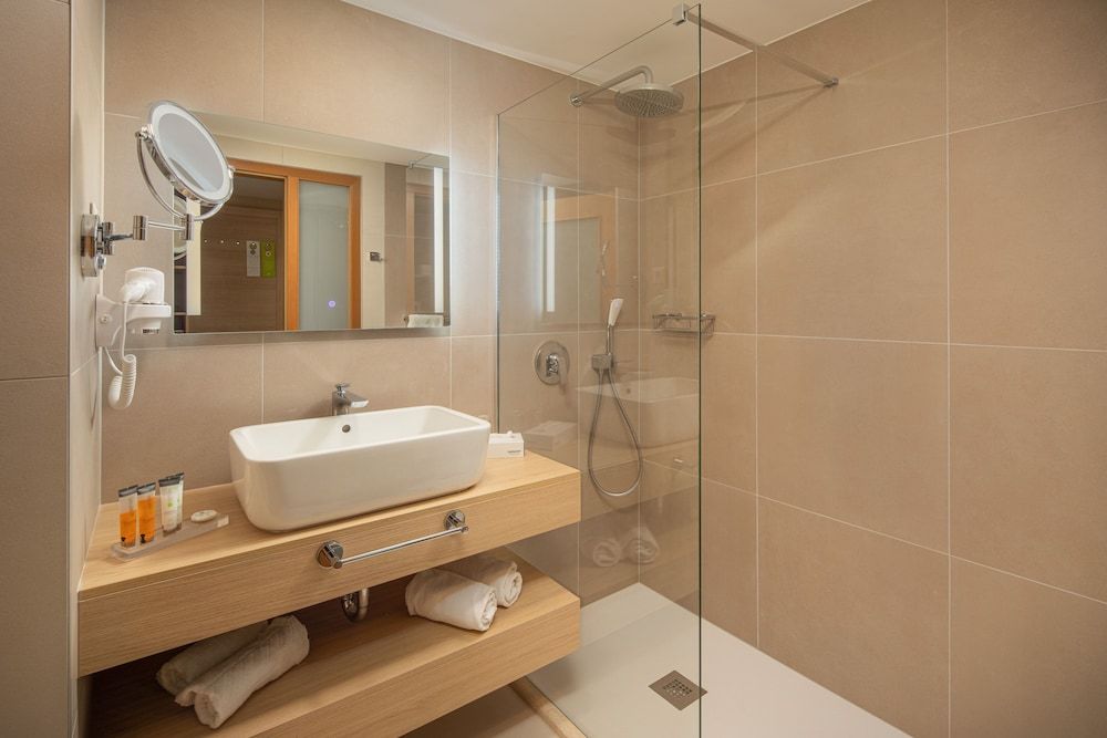 Greenfield Hotel Golf & Spa Standard Double Room 6