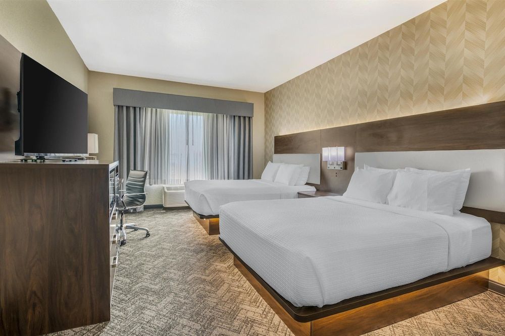 Suite, 2 Queen Beds, Non Smoking, Refrigerator & Microwave (with Sofabed)
