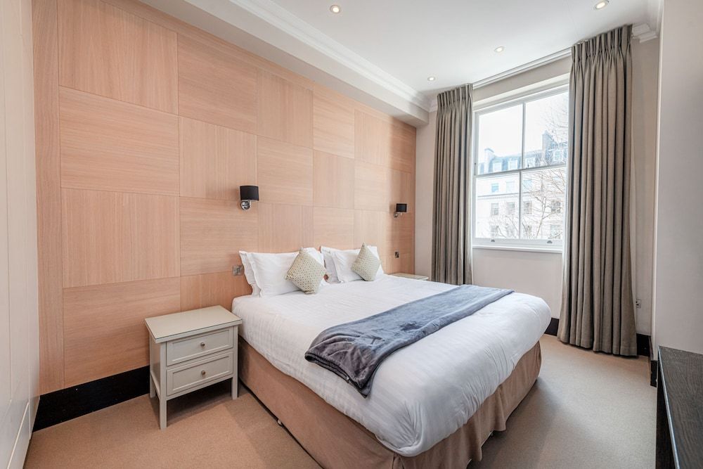 undefined 130 Queen's Gate Apartments 3