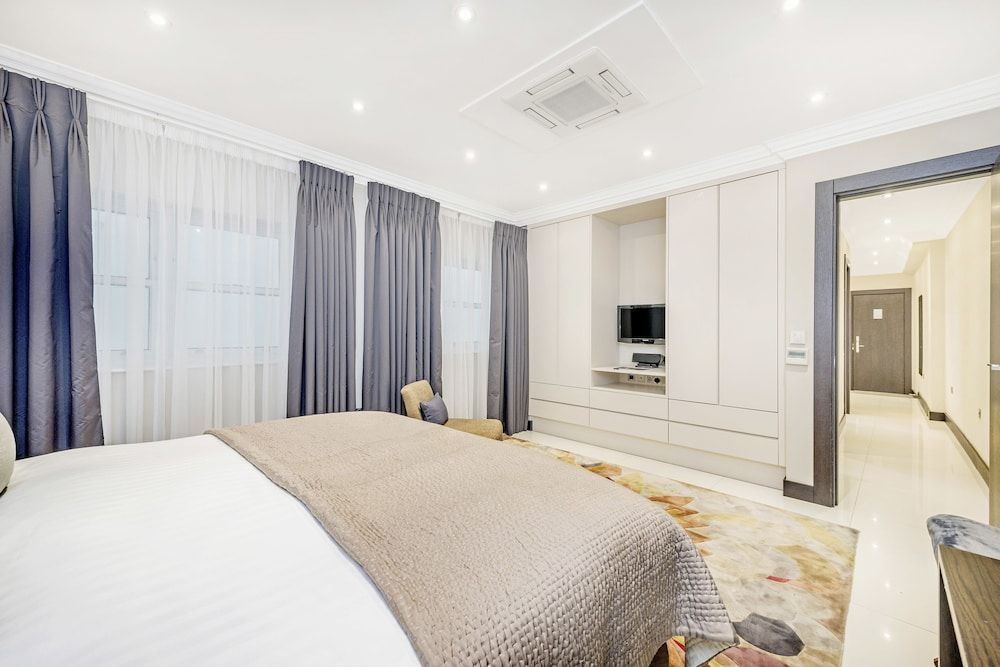 130 Queen's Gate Apartments Standard Apartment, 1 Bedroom (Lower Ground Floor)