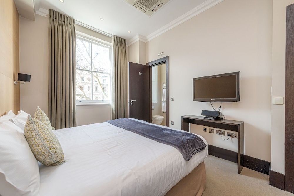 undefined 130 Queen's Gate Apartments 4