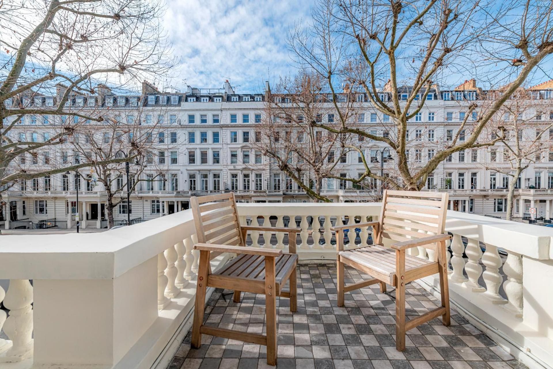 Deluxe One Bedroom Apartment with Balcony