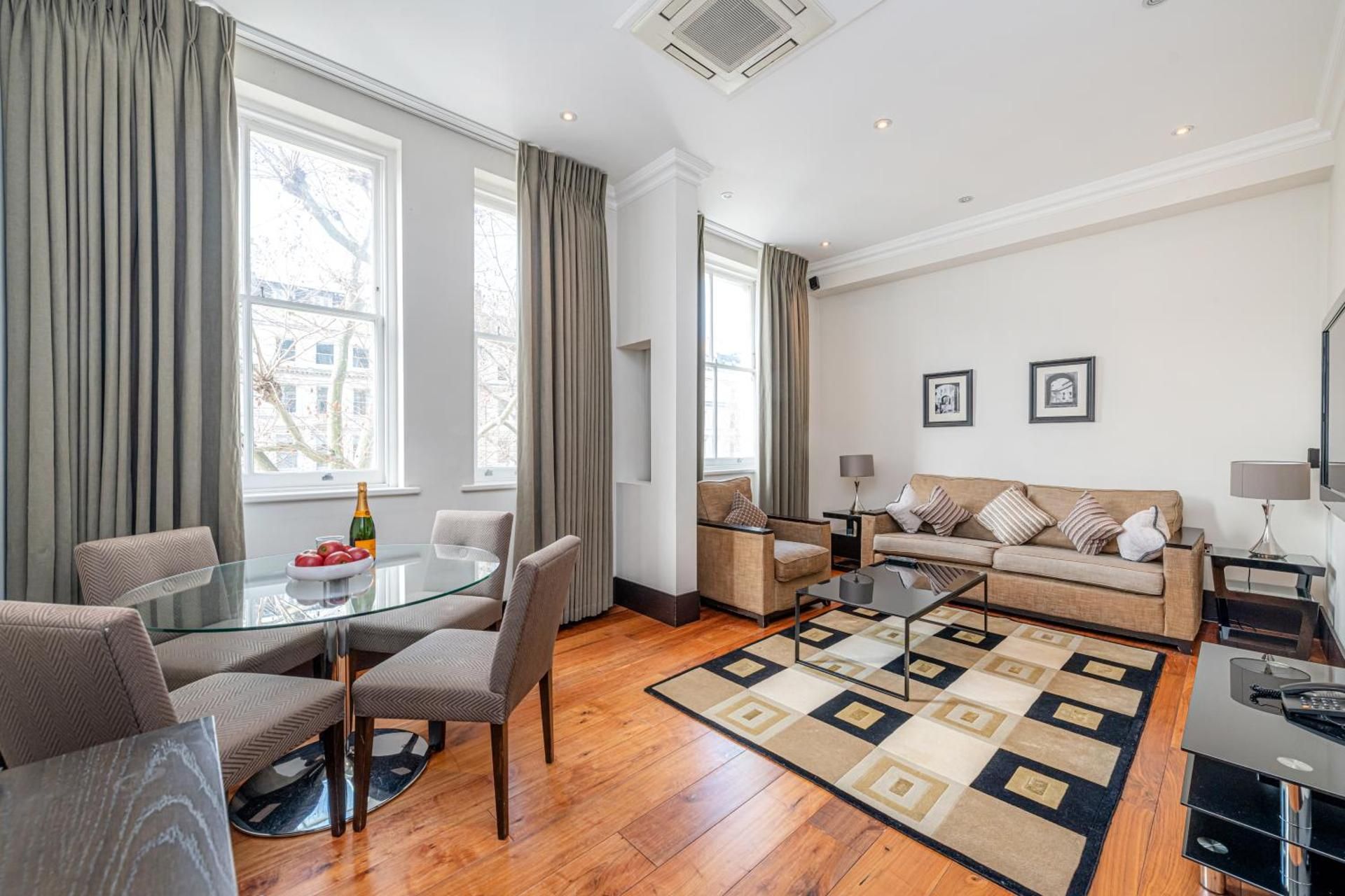 Deluxe Two-Bedroom Apartment