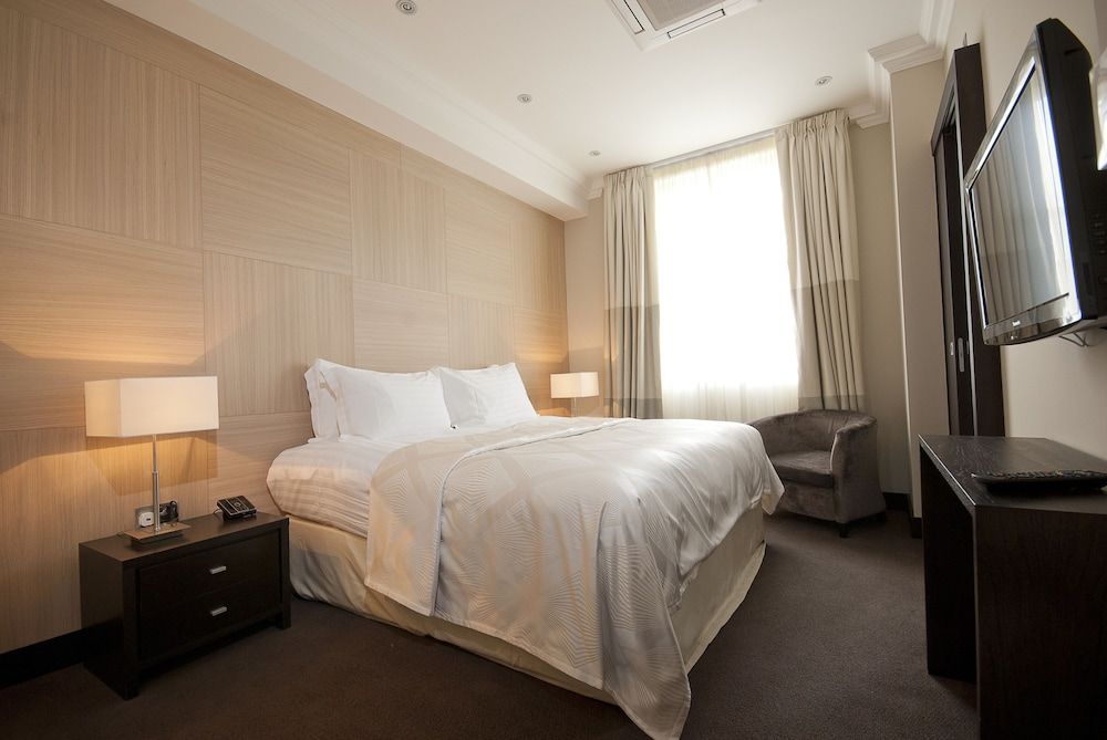 undefined 130 Queen's Gate Apartments 5