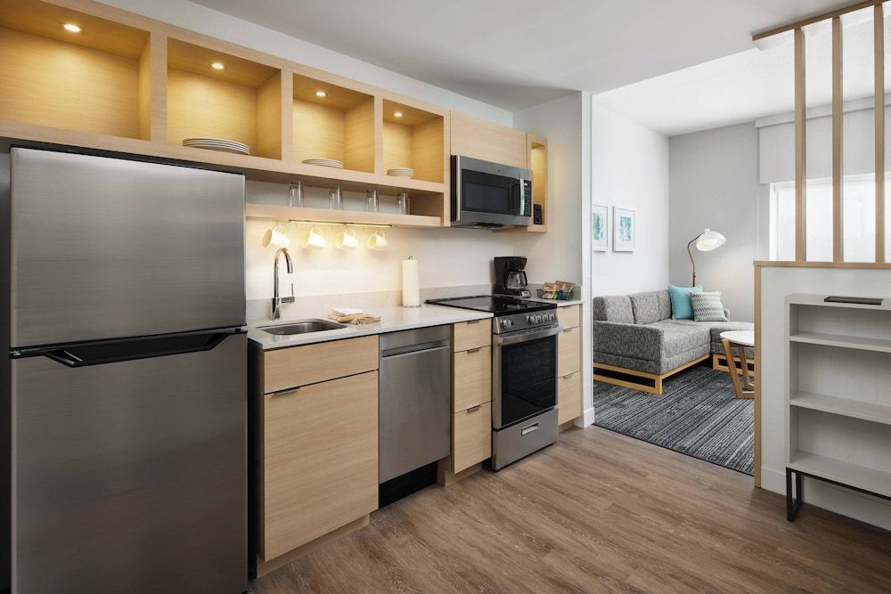 Suite, 1 Bedroom, Non Smoking (Mobility Accessible, Roll-In Shower)