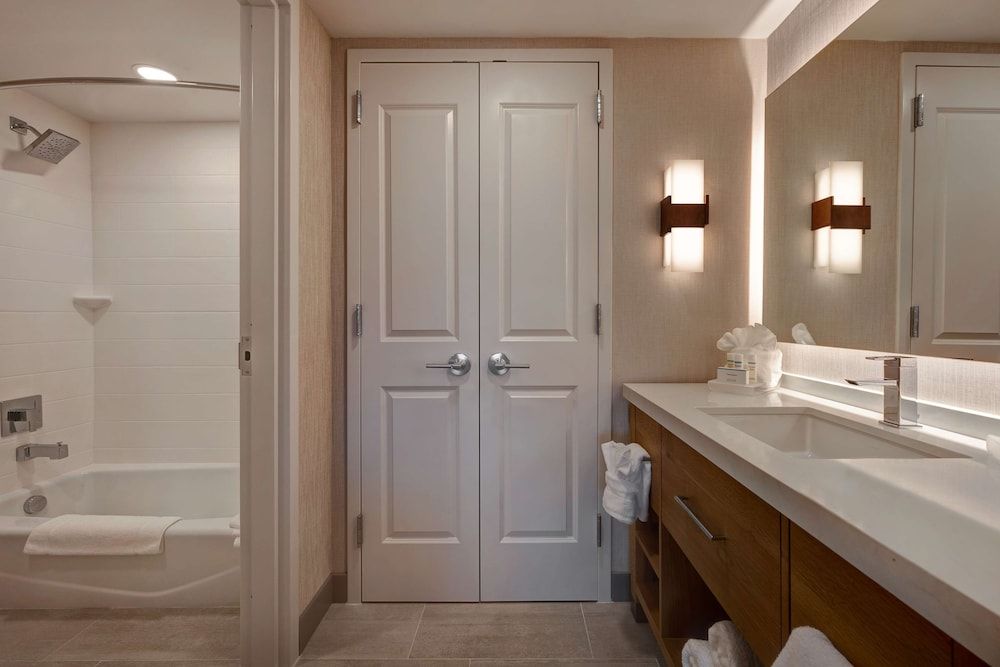 Suite, 1 Bedroom, Non Smoking, Balcony