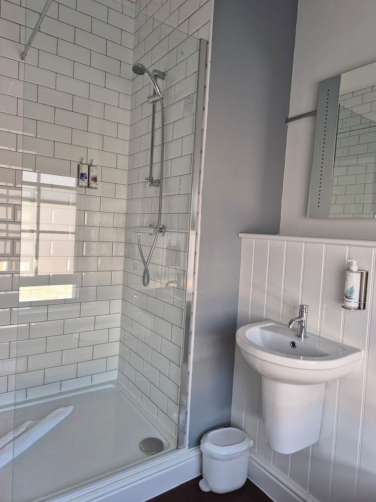 The Great Western Hotel Standard Double Room, 1 King Bed, Non Smoking 4