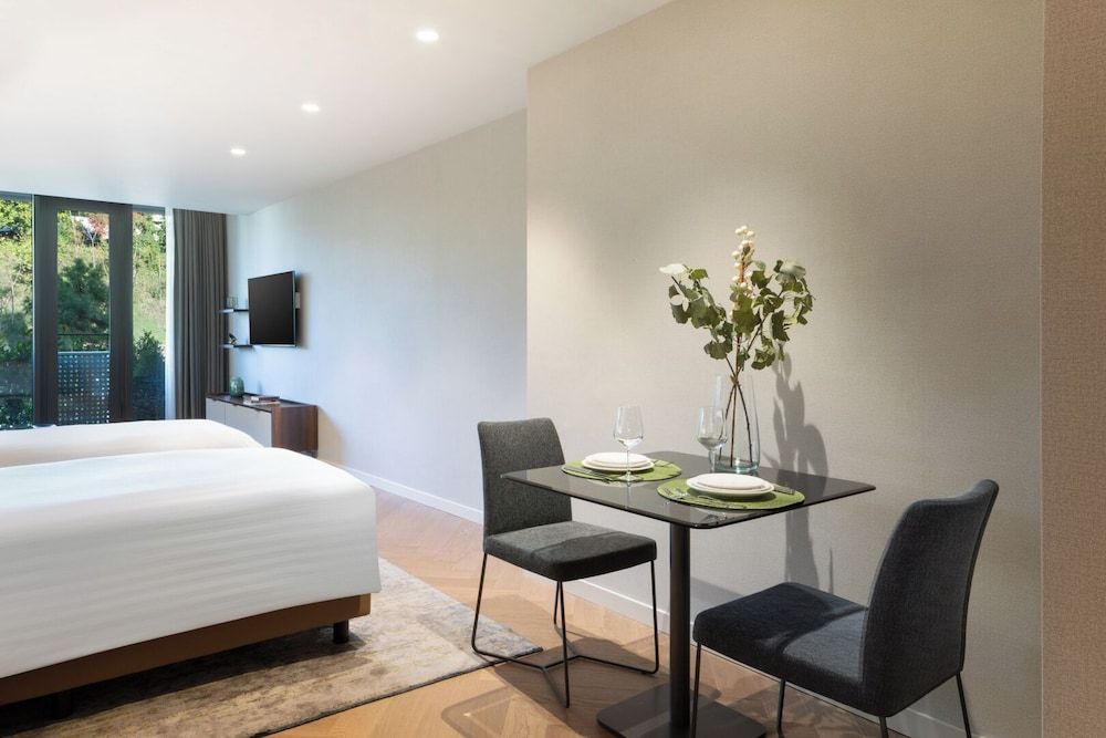 Marriott Executive Apartments Istanbul Fulya Deluxe Studio, 1 King Bed (Connection Room Option Available) 3