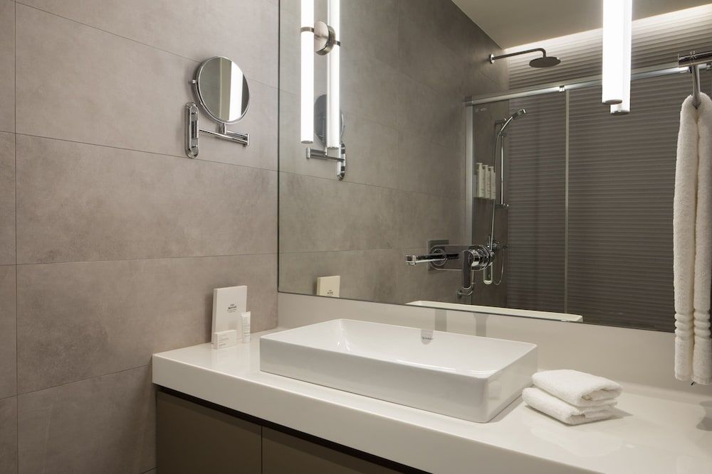 Marriott Executive Apartments Istanbul Fulya Deluxe Studio, 1 King Bed (Connection Room Option Available) 5