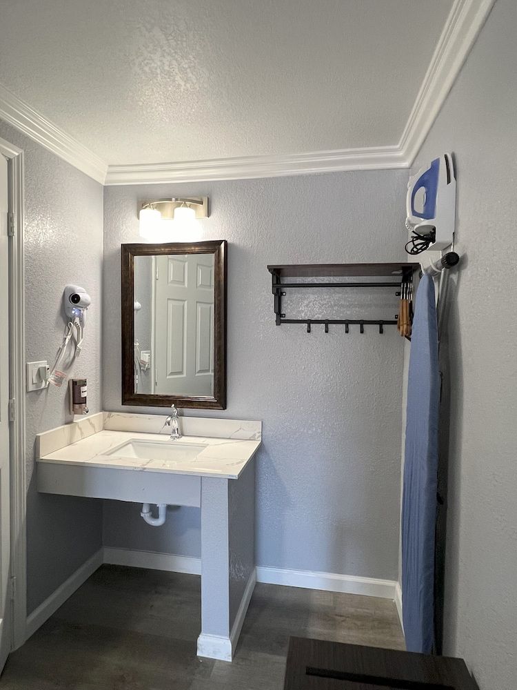 Sea Garden Inn Room, 2 Queen Beds 15