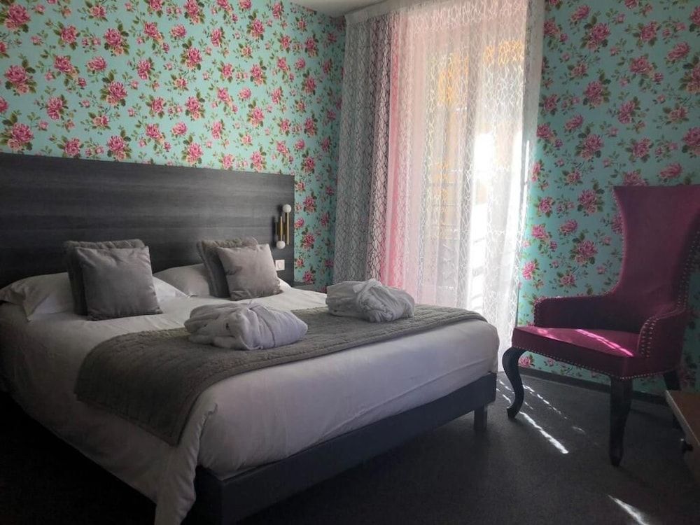 undefined Hôtel Le G 2