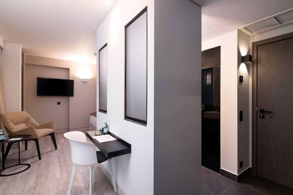 S Hotel Boutique Thessaloniki Room (Queen) 9